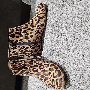 Nine West animal print boots. Sz 8½